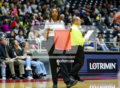 Thumbnail 2 in Iola vs. Crawford (UIL 2A Volleyball Division II Final) photogallery.