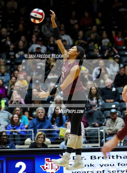 Thumbnail 3 in Iola vs. Crawford (UIL 2A Volleyball Division II Final) photogallery.