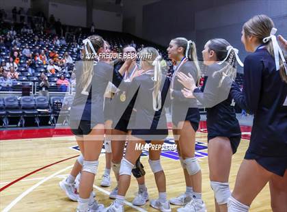 Thumbnail 1 in Iola vs. Crawford (UIL 2A Volleyball Division II Final) photogallery.