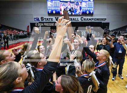 Thumbnail 3 in Iola vs. Crawford (UIL 2A Volleyball Division II Final) photogallery.