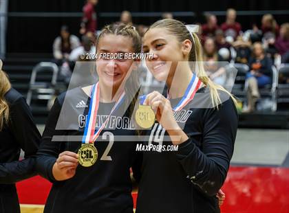 Thumbnail 3 in Iola vs. Crawford (UIL 2A Volleyball Division II Final) photogallery.