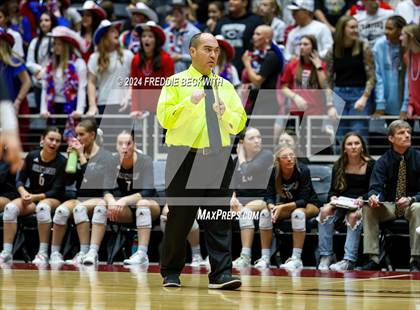Thumbnail 3 in Iola vs. Crawford (UIL 2A Volleyball Division II Final) photogallery.