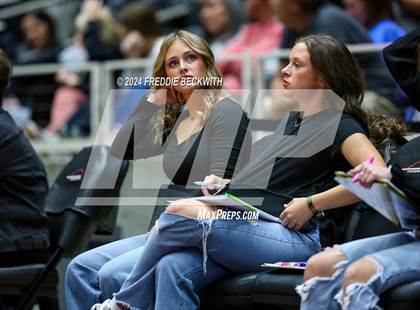 Thumbnail 1 in Iola vs. Crawford (UIL 2A Volleyball Division II Final) photogallery.