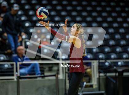 Thumbnail 3 in Iola vs. Crawford (UIL 2A Volleyball Division II Final) photogallery.