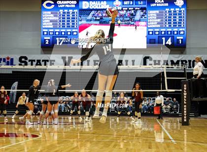 Thumbnail 2 in Iola vs. Crawford (UIL 2A Volleyball Division II Final) photogallery.
