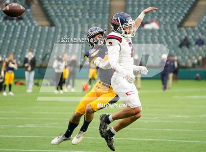 Thumbnail 3 in Highland Park vs Denton Ryan (UIL 5A Division 2 Quarterfinal) photogallery.