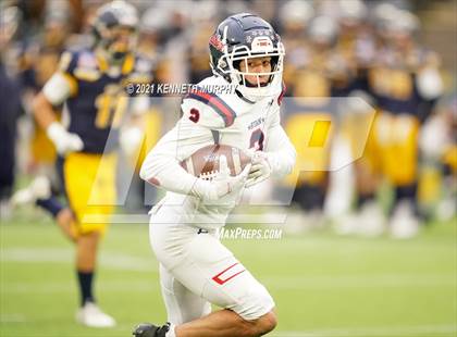 Thumbnail 3 in Highland Park vs Denton Ryan (UIL 5A Division 2 Quarterfinal) photogallery.