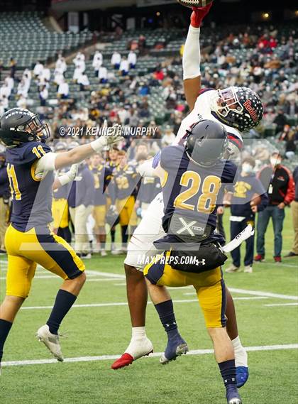 Thumbnail 3 in Highland Park vs Denton Ryan (UIL 5A Division 2 Quarterfinal) photogallery.