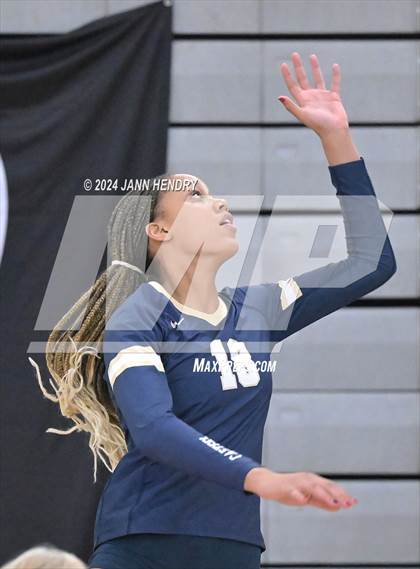 Thumbnail 3 in Sierra Canyon vs. Casteel (Durango Fall Classic) photogallery.