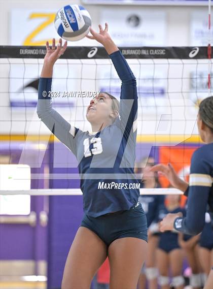 Thumbnail 3 in Sierra Canyon vs. Casteel (Durango Fall Classic) photogallery.