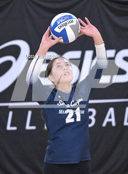 Thumbnail 3 in Sierra Canyon vs. Casteel (Durango Fall Classic) photogallery.