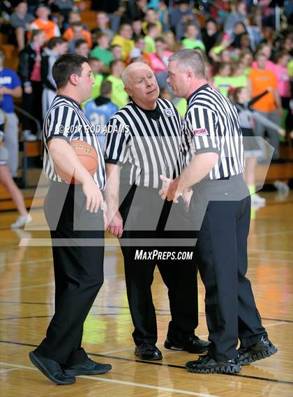 Thumbnail 2 in Lincoln Northeast vs Papillion-LaVista South  (NSAA Class A District Playoff)  photogallery.
