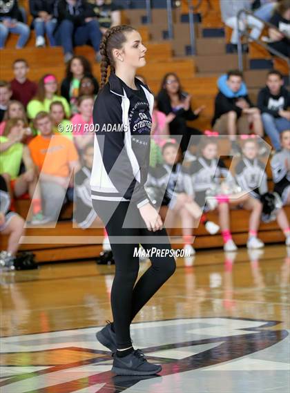 Thumbnail 2 in Lincoln Northeast vs Papillion-LaVista South  (NSAA Class A District Playoff)  photogallery.