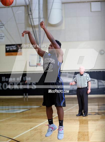 Thumbnail 3 in Lincoln Northeast vs Papillion-LaVista South  (NSAA Class A District Playoff)  photogallery.