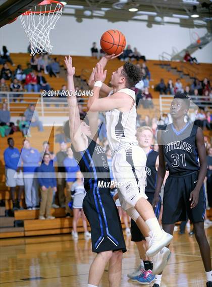 Thumbnail 2 in Lincoln Northeast vs Papillion-LaVista South  (NSAA Class A District Playoff)  photogallery.