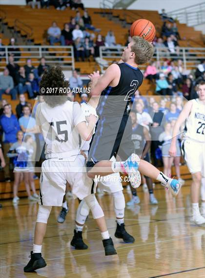 Thumbnail 2 in Lincoln Northeast vs Papillion-LaVista South  (NSAA Class A District Playoff)  photogallery.