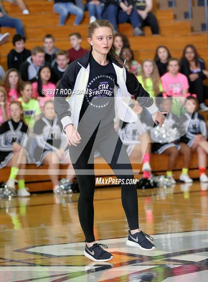 Thumbnail 2 in Lincoln Northeast vs Papillion-LaVista South  (NSAA Class A District Playoff)  photogallery.