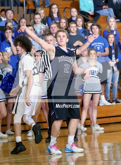 Thumbnail 1 in Lincoln Northeast vs Papillion-LaVista South  (NSAA Class A District Playoff)  photogallery.