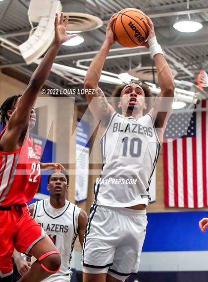 Thumbnail 3 in Mater Dei @ Sierra Canyon (CIF SS Open DIV Playoff Game) photogallery.