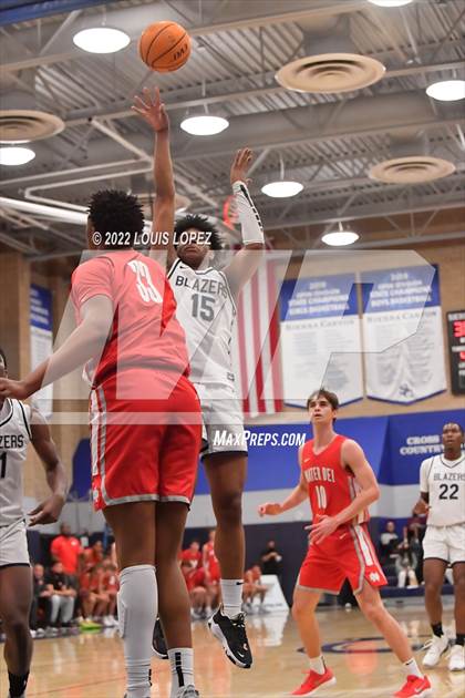 Thumbnail 3 in Mater Dei @ Sierra Canyon (CIF SS Open DIV Playoff Game) photogallery.
