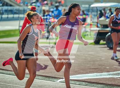Thumbnail 3 in Panther Relays (400M) photogallery.