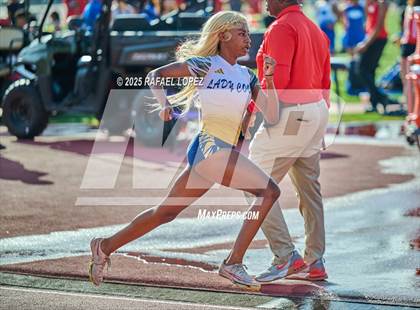 Thumbnail 3 in Panther Relays (400M) photogallery.