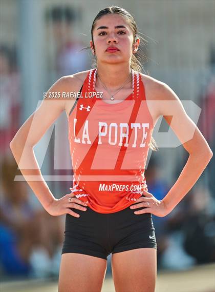 Thumbnail 1 in Panther Relays (400M) photogallery.