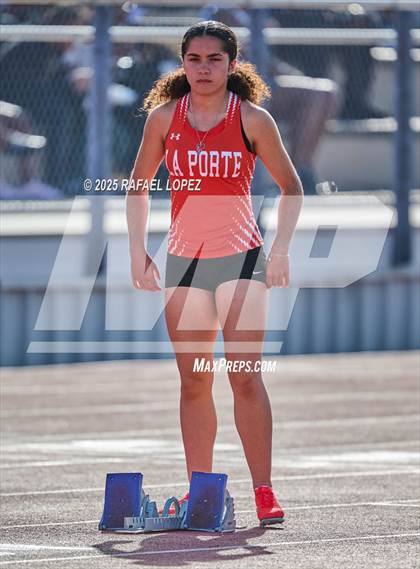 Thumbnail 1 in Panther Relays (400M) photogallery.