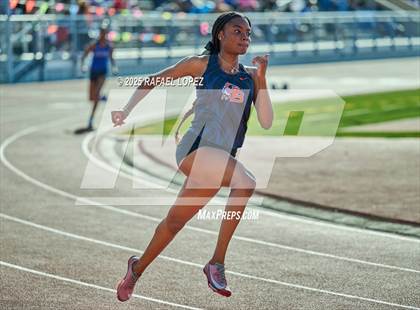 Thumbnail 2 in Panther Relays (400M) photogallery.