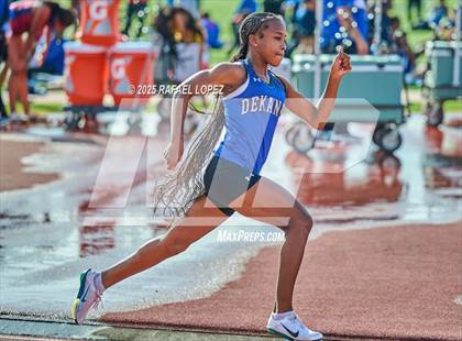 Thumbnail 1 in Panther Relays (400M) photogallery.