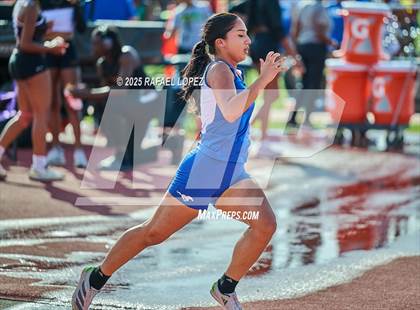 Thumbnail 1 in Panther Relays (400M) photogallery.