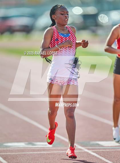 Thumbnail 1 in Panther Relays (400M) photogallery.