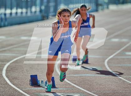 Thumbnail 2 in Panther Relays (400M) photogallery.
