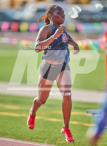 Thumbnail 2 in Panther Relays (400M) photogallery.