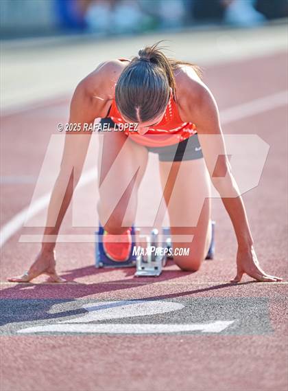 Thumbnail 3 in Panther Relays (400M) photogallery.