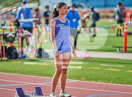 Thumbnail 1 in Panther Relays (400M) photogallery.
