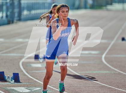 Thumbnail 3 in Panther Relays (400M) photogallery.