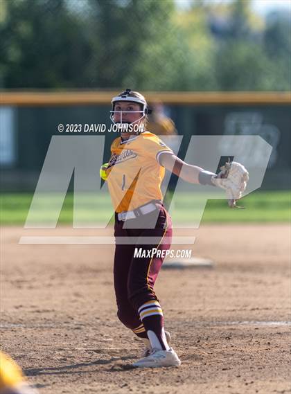 Thumbnail 2 in Windsor vs. Fossil Ridge photogallery.