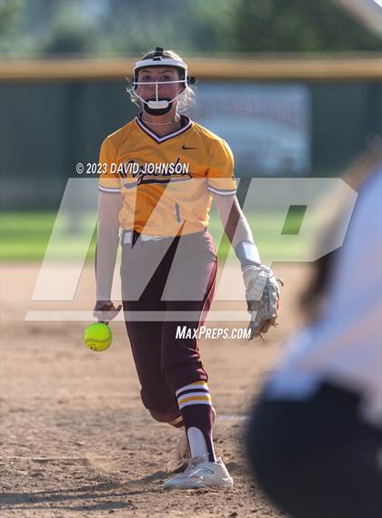 Thumbnail 1 in Windsor vs. Fossil Ridge photogallery.