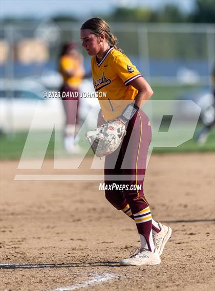 Thumbnail 1 in Windsor vs. Fossil Ridge photogallery.