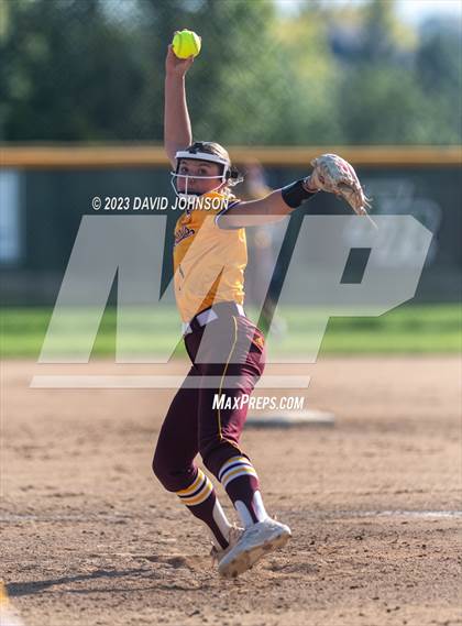Thumbnail 1 in Windsor vs. Fossil Ridge photogallery.