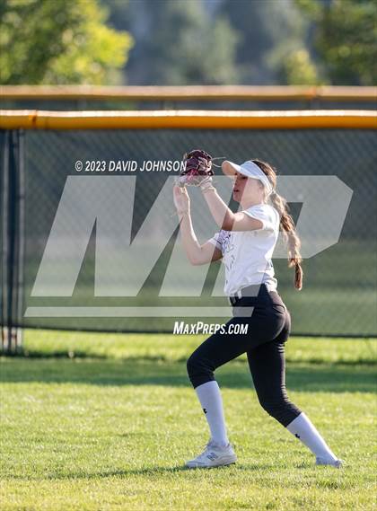 Thumbnail 2 in Windsor vs. Fossil Ridge photogallery.