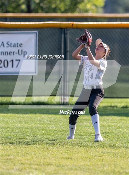 Thumbnail 1 in Windsor vs. Fossil Ridge photogallery.