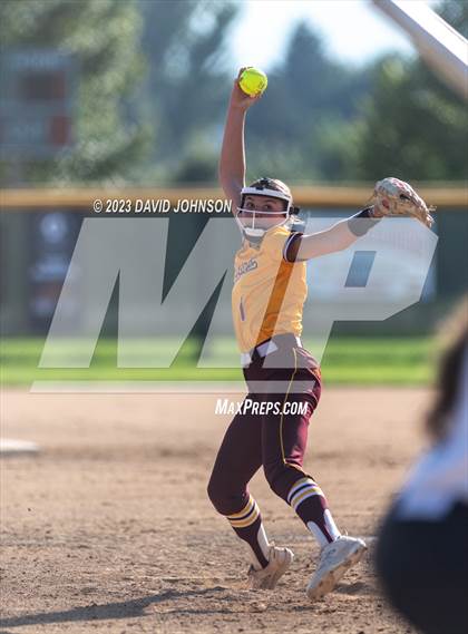 Thumbnail 2 in Windsor vs. Fossil Ridge photogallery.