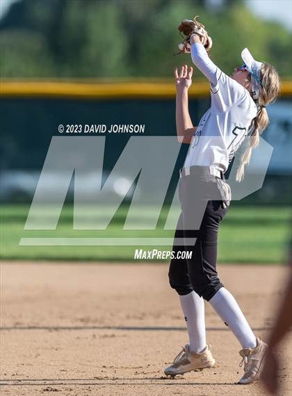 Thumbnail 2 in Windsor vs. Fossil Ridge photogallery.