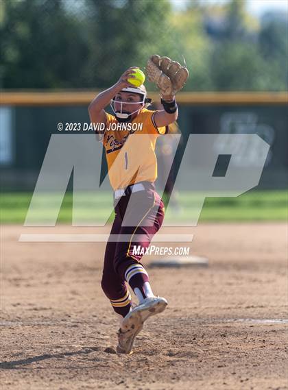 Thumbnail 3 in Windsor vs. Fossil Ridge photogallery.