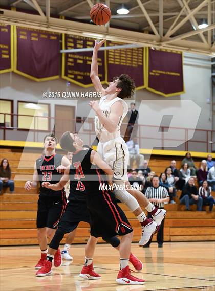 Thumbnail 3 in Benet Academy vs. Saint Ignatius College Prep photogallery.