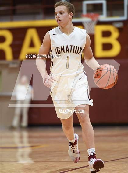 Thumbnail 2 in Benet Academy vs. Saint Ignatius College Prep photogallery.