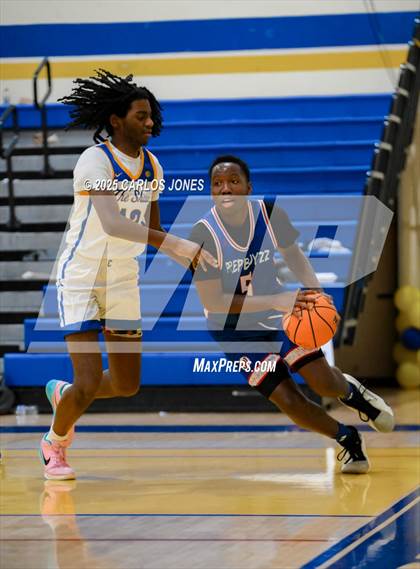 Thumbnail 1 in Crenshaw @ George Washington Prep photogallery.