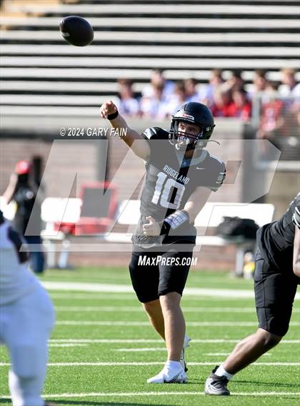 Thumbnail 2 in Signal Mountain vs. Ridgeland (scrimmage) photogallery.